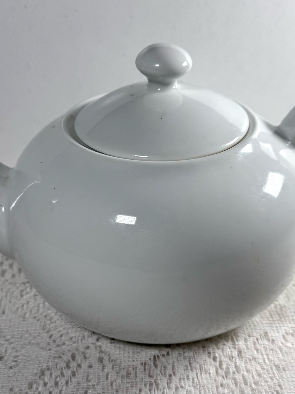 Fitz and Floyd White Porcelain Teapot with Lid